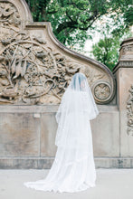 Load image into Gallery viewer, Genevieve Circle Veil