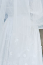 Load image into Gallery viewer, Genevieve Circle Veil