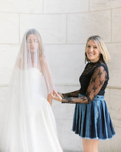 Load image into Gallery viewer, White Lily Veil