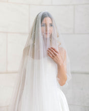 Load image into Gallery viewer, White Lily Veil