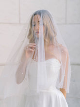 Load image into Gallery viewer, White Lily Veil