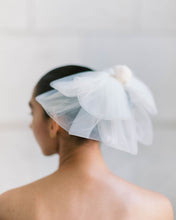 Load image into Gallery viewer, Iris Bow Hair Comb
