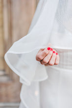 Load image into Gallery viewer, Genevieve Circle Veil