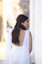 Load image into Gallery viewer, Roman Bow Cape/Veil