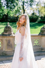 Load image into Gallery viewer, Giselle Veil
