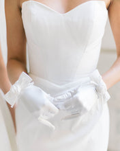 Load image into Gallery viewer, Juniper Gloves
