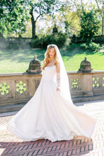 Load image into Gallery viewer, Giselle Veil
