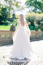 Load image into Gallery viewer, Giselle Veil

