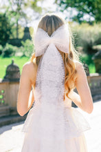 Load image into Gallery viewer, Belle Bow Veil
