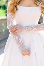 Load image into Gallery viewer, Lou Lou Sleeves
