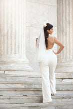 Load image into Gallery viewer, Anna Blair Bow Veil in Creamy Ivory
