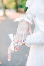 Load image into Gallery viewer, Queen Charlotte Gloves
