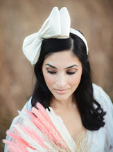 Load image into Gallery viewer, Presley Bow Headband
